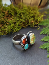 Load image into Gallery viewer, Hubei Turquoise + Garnet + Sterling Silver Open Shank 3 Stone Ring - Size 7
