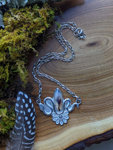 Load image into Gallery viewer, Sterling Silver + Montana Agate Choker Style Snake Necklace
